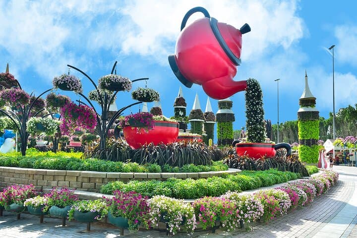 Dubai Evening Tour: Miracle Garden & Global Village Private Guided Experience photo 2