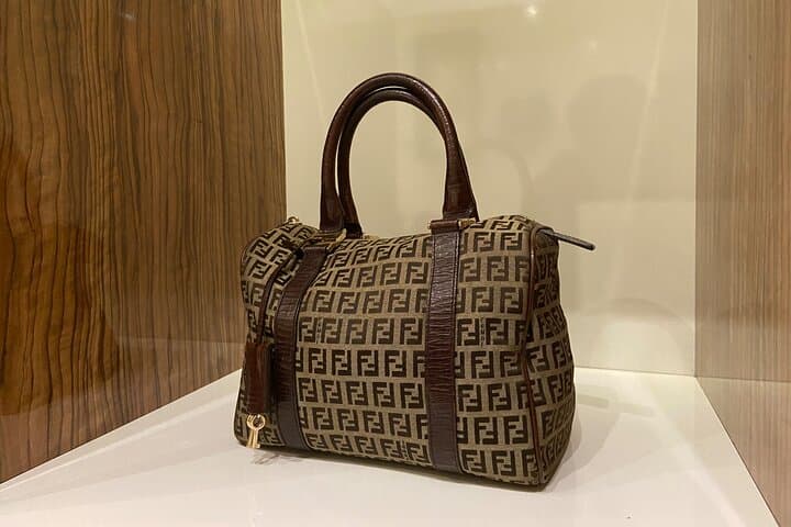 Vienna Luxury Vintage Shopping Tour with Champagne — Preloved Designer Boutiques photo 5