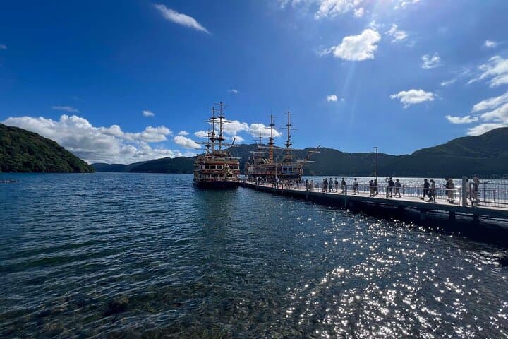 Mount Fuji Day Tour — Hakone, Fuji Five Lakes, Chureito Pagoda & Stupa photo 6