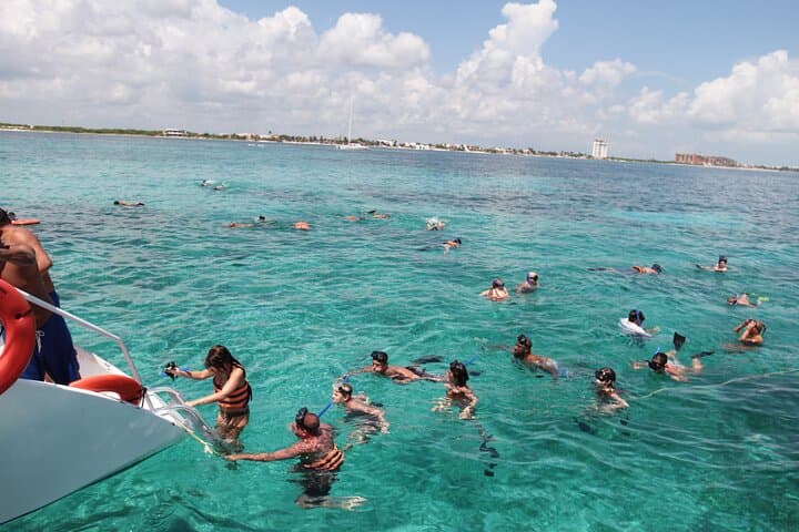 Contoy & Isla Mujeres Two-Island Snorkel Day Trip from Cancún (Open Bar) photo 3