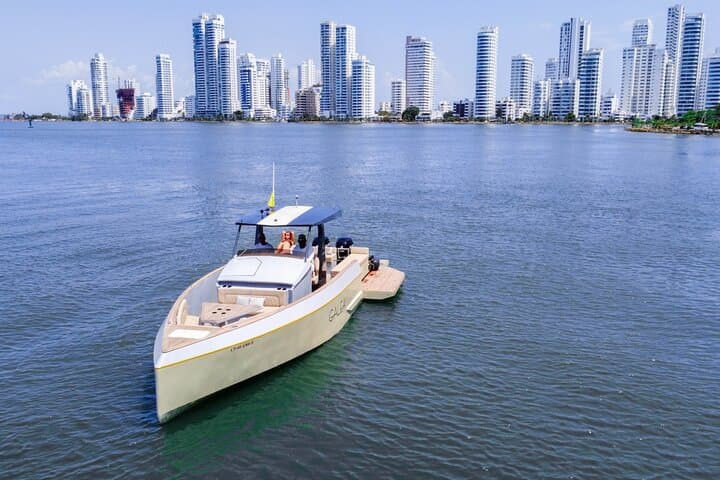 Private Yacht to Islas de Rosario from Cartagena — Custom 8-Hour Charter photo 2