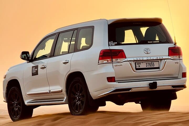 Dubai Red Dunes Safari: Dune Bashing, Sandboarding & Desert BBQ