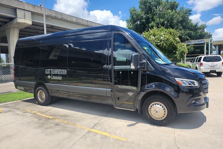 Private 11-Passenger Executive Van — New Orleans Airport Transfer