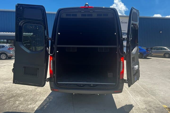 Smooth Arrival: Private New Orleans Airport (MSY) Transfer to Hotel photo 3
