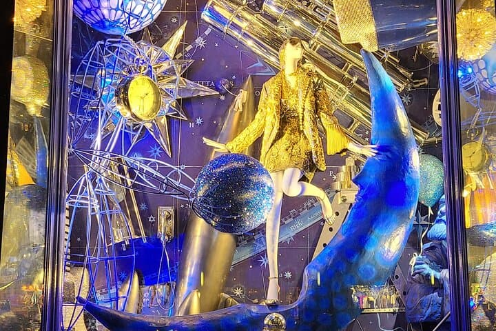 Fifth Avenue Holiday Lights Walking Tour: Rockefeller Tree & Festive Windows photo 5