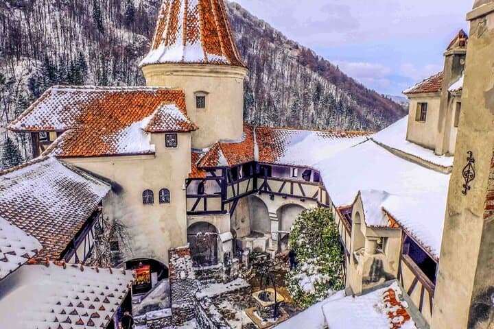 Day trip to Dracula's Castle: Peles Castle and Brașov private tour photo 6