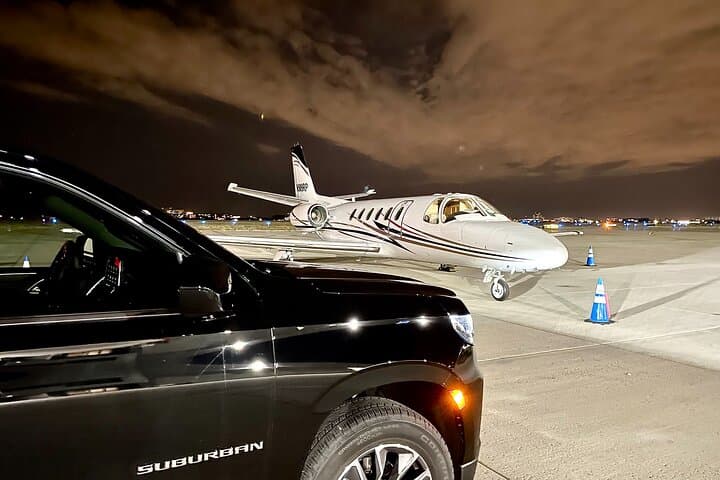 Private Car Transfer to Rocky Mountain Metropolitan Airport (BJC): Denver Metro Door-to-Door Service