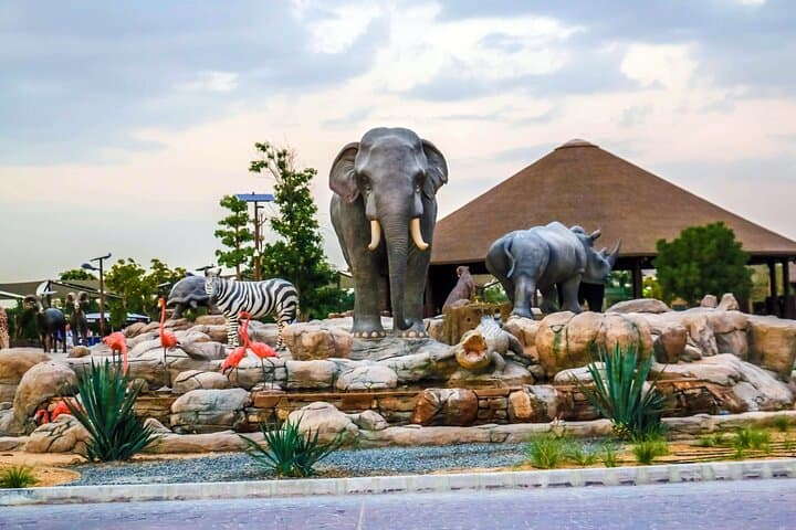 Dubai Safari Park: Full-Day Wildlife Encounter & Visitor Guide photo 2