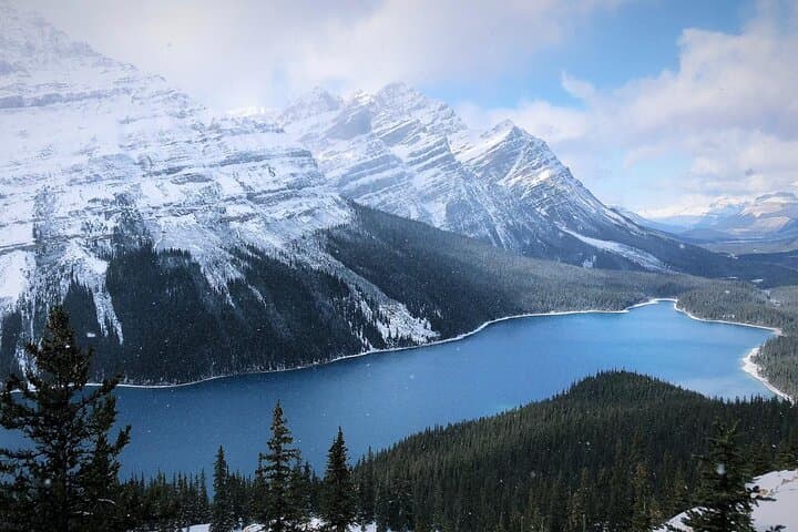 4-Day Winter Rockies Fairmont Experience — Banff, Lake Louise & Icefields Parkway photo 3