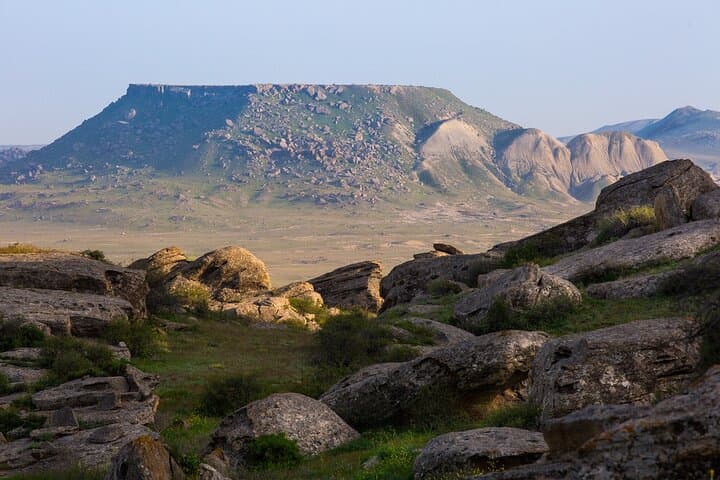 Full-Day Baku Sightseeing Tour: Gobustan Petroglyphs, Yanardag & Ateshgah photo 3