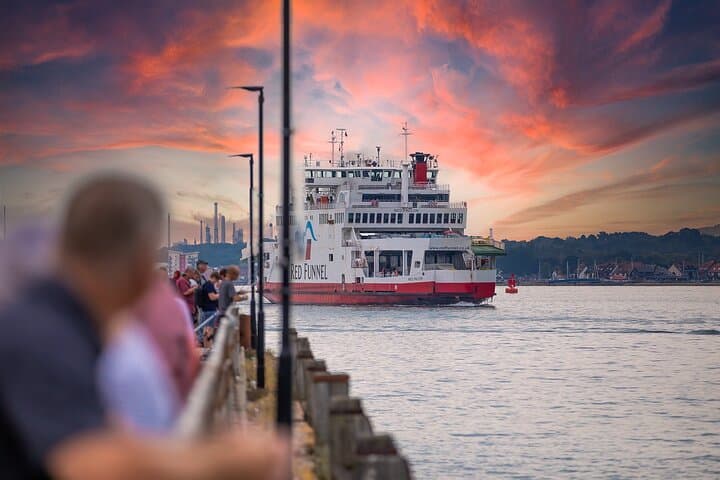 Southampton Love Story Self-Guided Walking Quest — Titanic-Era Sites & Romantic Puzzles photo 5