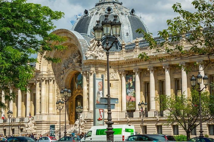 Private Paris City Tour by Car — Highlights, Photo Stops & Insider Stories photo 3