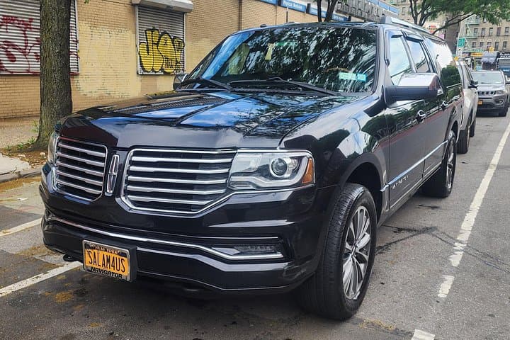 Private Round-Trip Transfer: EWR Newark Airport to New York City photo 3