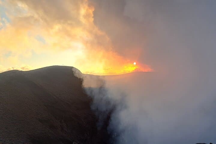 Volcanic Rim Hike: Mount Yasur Day Trek on Tanna Island photo 2