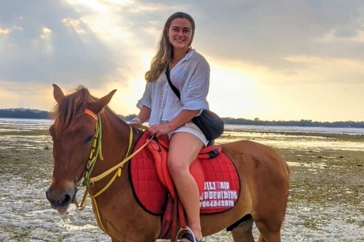 Sunrise Horseback Ride on Gili Meno Beach: 1-Hour Guided Tour photo 5