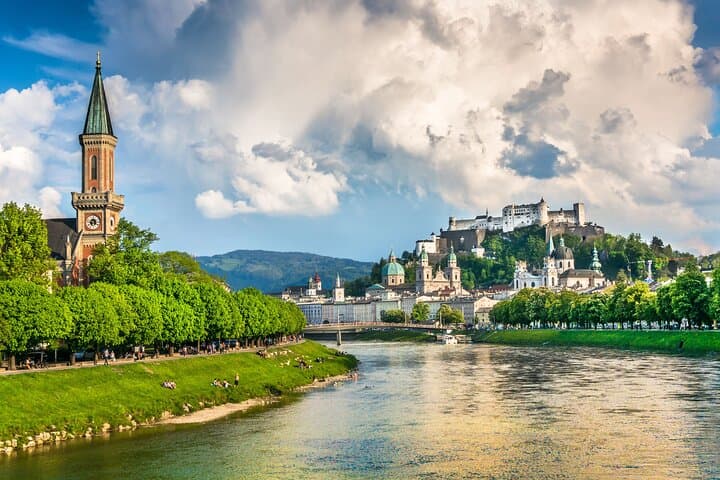 Prague to Salzburg Private Transfer with 3-Hour Cesky Krumlov Stop photo 4