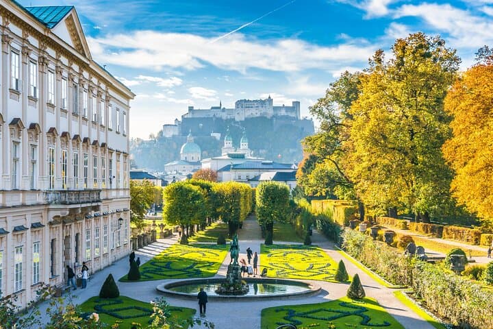 Prague to Salzburg Private Transfer with 3-Hour Cesky Krumlov Stop