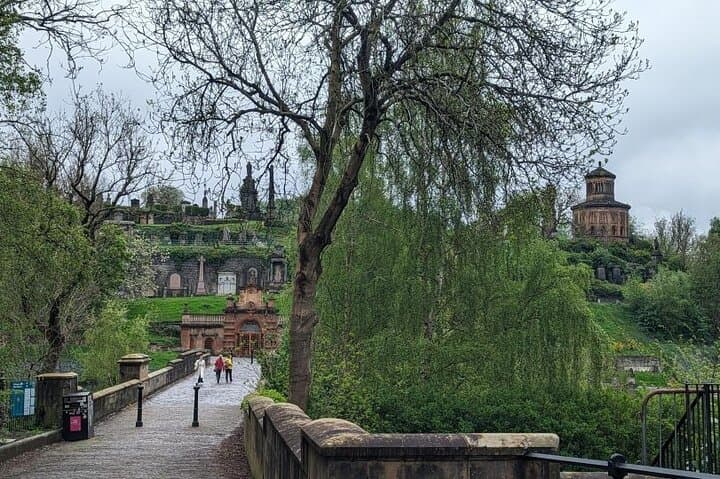 Highland Cows to Kelpies: Half-Day Glasgow Cathedral & Mural Tour photo 5
