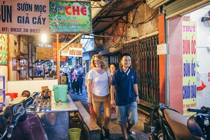 Hanoi Street Food Walking Tour — Eat Like a Local in the Old Quarter photo 3