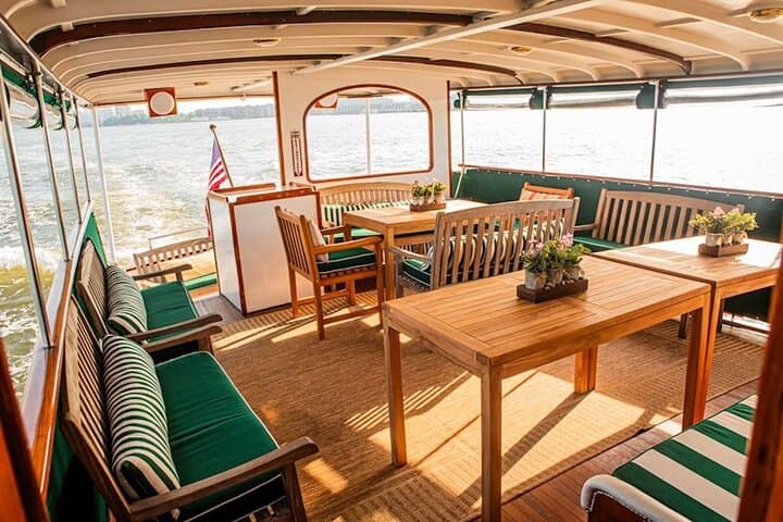 New York City Sunset and Daytime Sightseeing Cruise on a 1950s-Style Yacht photo 2
