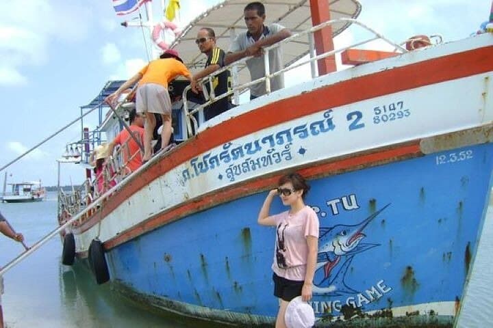 Koh Samui Sea Fishing & Island Lunch Cruise — Catch and Relax Full-Day Experience photo 3
