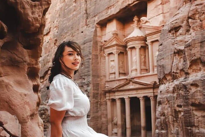 8-Day Jordan History Private Tour: Amman to Petra, Wadi Rum & the Dead Sea
