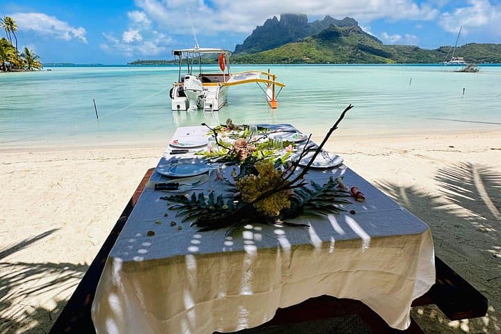 Bora Bora Full-Day Lagoon Tour with Motu BBQ and Snorkeling photo 6