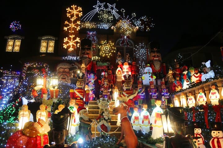 Dyker Heights Holiday Lights Express: Luxury Bus Tour from Times Square photo 4