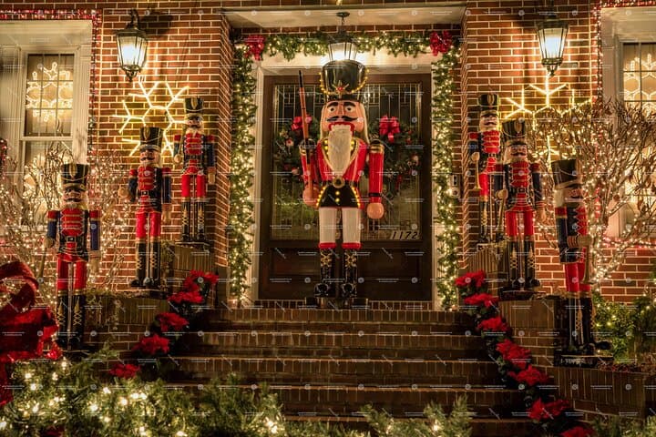 Dyker Heights Holiday Lights Express: Luxury Bus Tour from Times Square photo 5