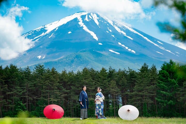 Mount Fuji Day Tour: Oshino Hakkai, 5th Station & Hot Springs