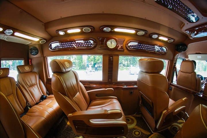 Hanoi to Sapa Limousine Transfer: Old Quarter Pickup to Sapa Town photo 1