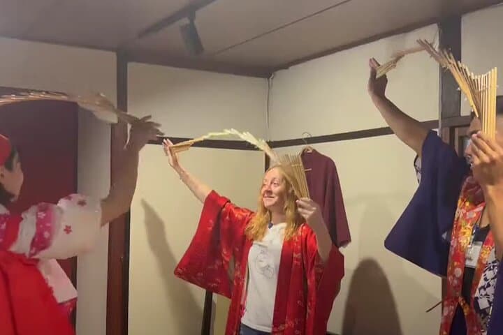 Learn Tamasudare: Hands-On Bamboo Performance Workshop in Kyoto photo 5