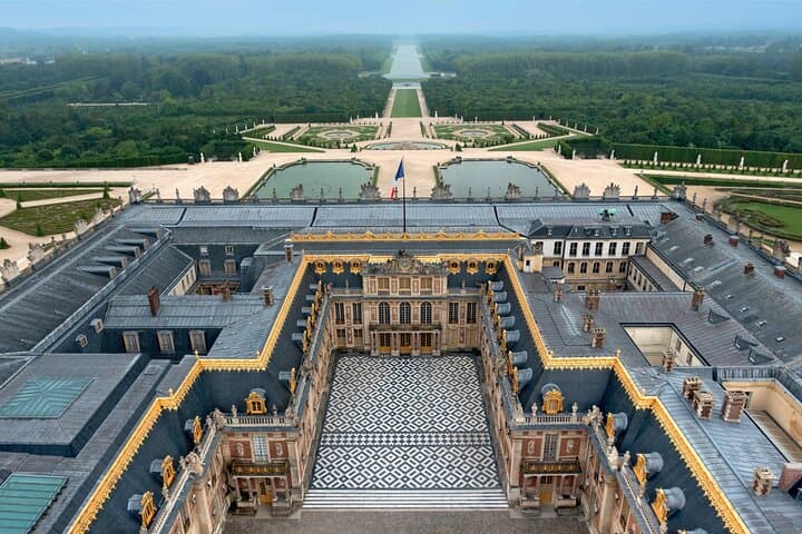 Versailles Palace Small-Group Guided Tour with Gardens Access photo 2