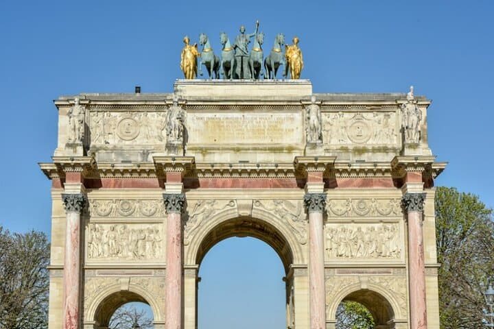 Louvre Family Treasure Hunt: Interactive Kids' Tour in Paris