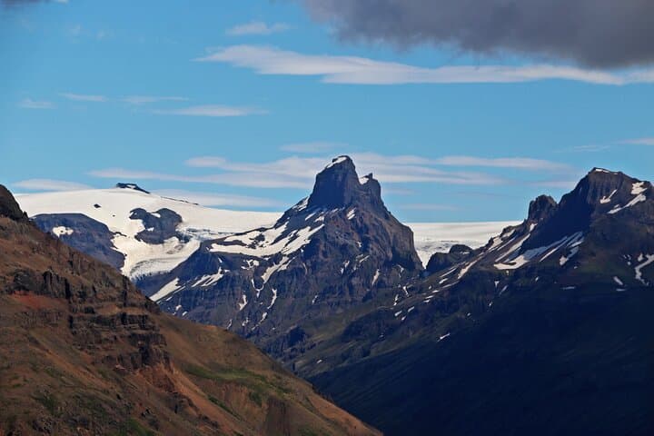 Skaftafell Scenic Flight: 15-Minute Air Tour Over Glaciers, Lagoons & Black Sand photo 5