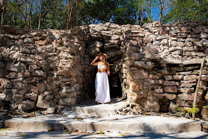 Tulum Combo Tour: Ruins, Cenotes, Yal-Kú Snorkeling and Beachside Lunch photo 1