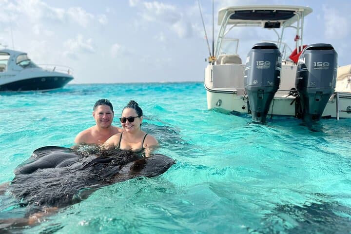 Private 28ft Grady White Charter: Stingray City, Coral Reefs & Starfish Point photo 5
