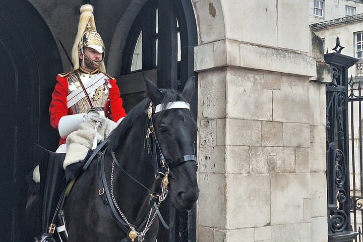 Buckingham Palace to Big Ben: 2-Hour London Walking Tour photo 3