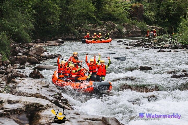 2.5-Hour Rafting Adventure in Tuscany: Rapids, Slides and River Forests