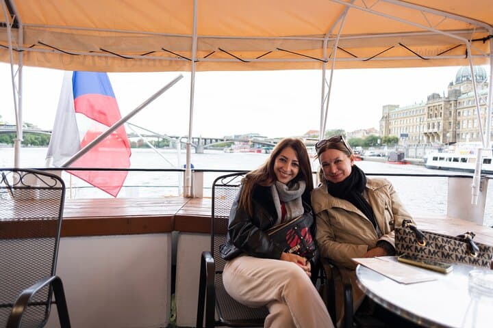 Prague Castle Skip‑the‑Line Guided Tour with Vltava Boat Cruise photo 2