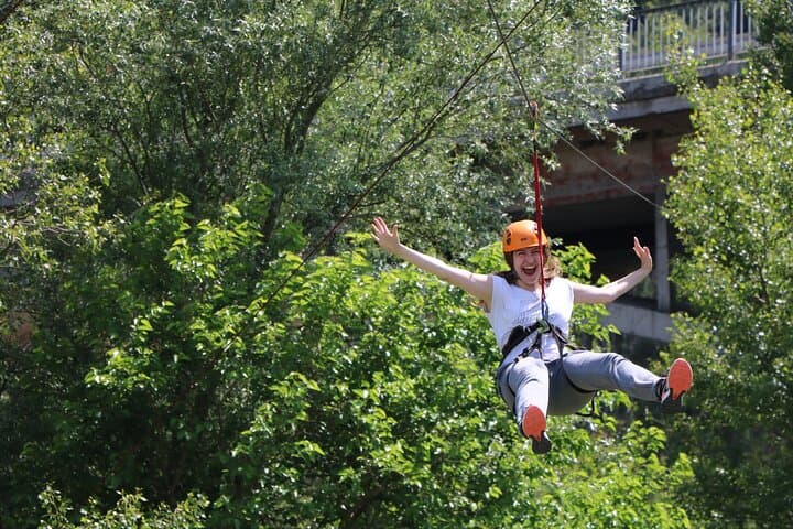 Struma River Multisport Day: Rafting, Rope Garden & Zipline in Bulgaria