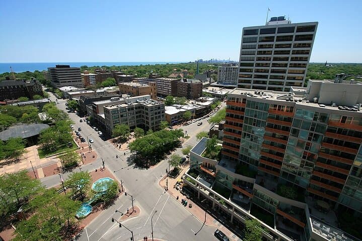 Private Airport Transfer: ORD to Chicago, Milwaukee & Oak Brook — Reliable Door-to-Door Service photo 4