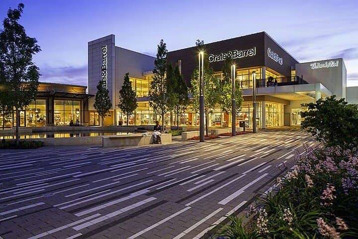 Private Airport Transfer: ORD to Chicago, Milwaukee & Oak Brook — Reliable Door-to-Door Service photo 3