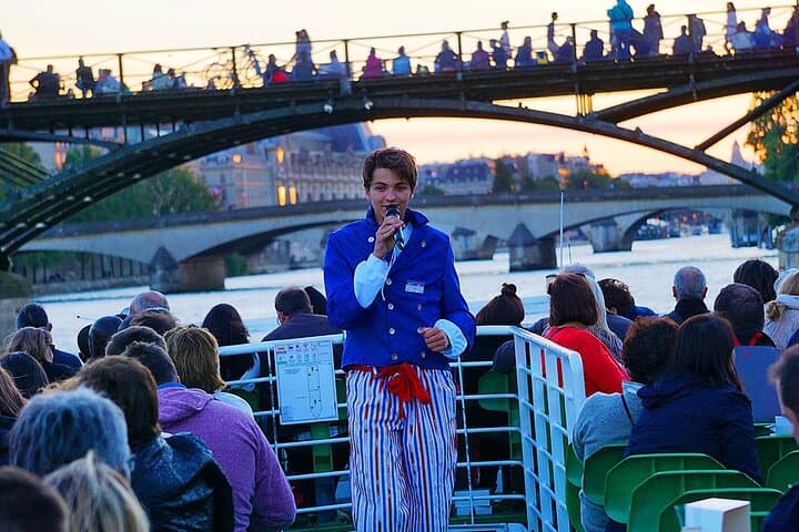 Evening Seine Cruise from Pont Neuf — 1‑Hour Guided River Sightseeing in Paris photo 3