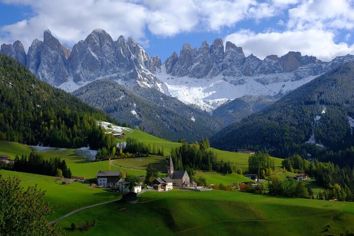 Dolomites and Prosecco Day Trip from Venice: Wine Tasting & Mountain Views photo 3