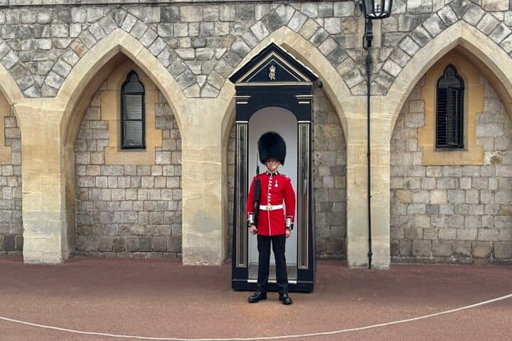 Windsor Castle Day Trip from London with Transport & Audio Guide photo 2