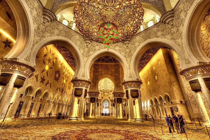 Abu Dhabi Full-Day from Dubai: Sheikh Zayed Mosque, Louvre & Corniche Highlights photo 4