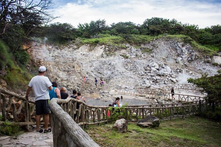 Hot Springs & Llanos de Cortés: Volcano, Waterfalls & Mud Baths from Liberia