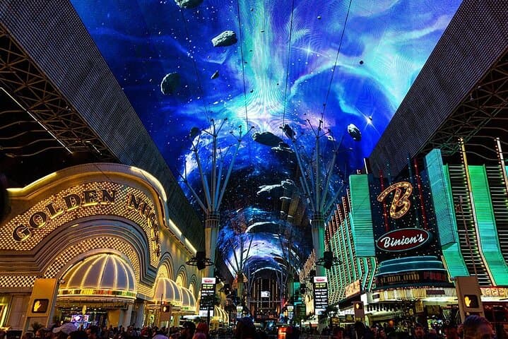 Las Vegas City Tour: Strip & Fremont Guided Drive photo 2