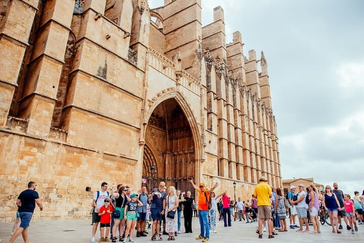 Palma Old Town Walking Tour & La Seu Cathedral Skip-the-Line Experience photo 6
